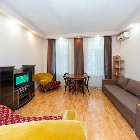 Apartamenty Sofia Киев Екстериор снимка