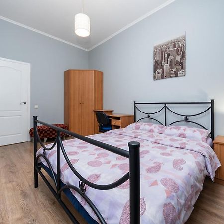 Apartamenty Sofia Киев Екстериор снимка