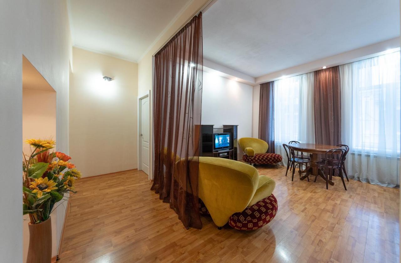 Apartamenty Sofia Киев Екстериор снимка