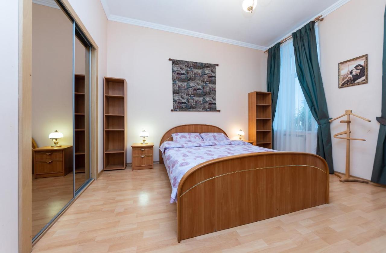 Apartamenty Sofia Киев Екстериор снимка