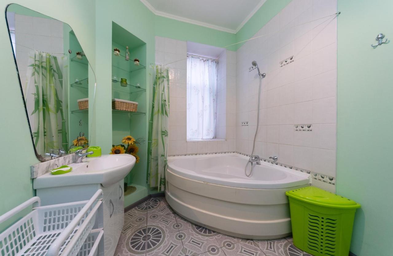Apartamenty Sofia Киев Екстериор снимка