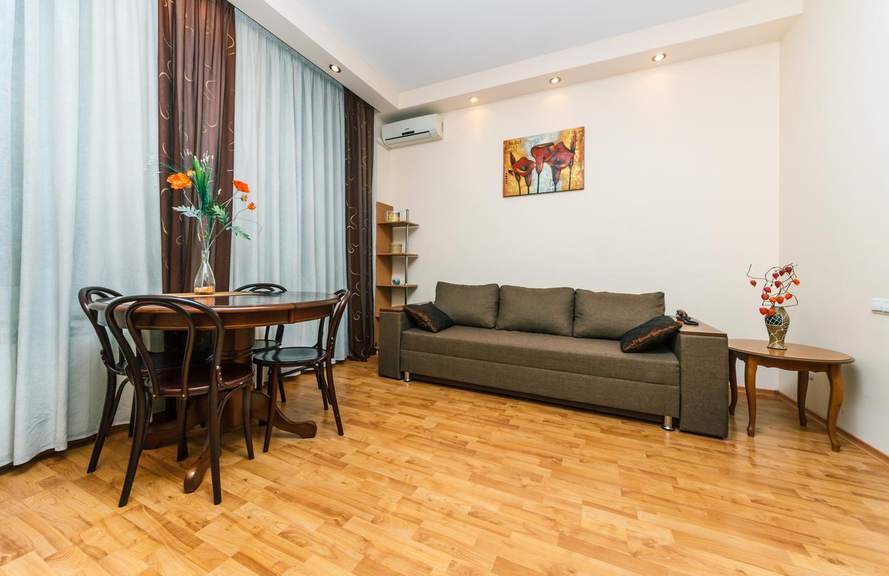 Apartamenty Sofia Киев Екстериор снимка
